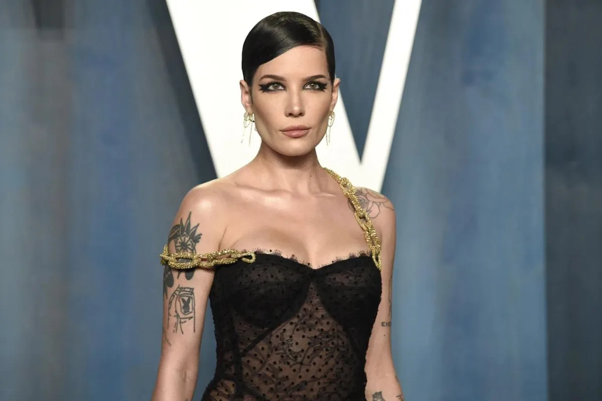 Halsey’den şaşırtan Türkçe hamle! Oğlu Ender için bakın ne yazdı