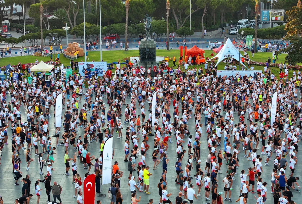 İzmir 9 Eylül Yarı Maratonu'nda erkeklerde Cheruiyot, kadınlarda Hasibe Demir kazandı